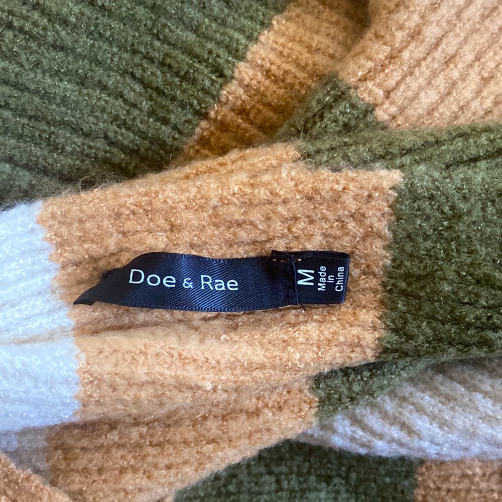 "NWOT" Doe & Rae Women's Sweater Size Medium - Picture 6 of 6